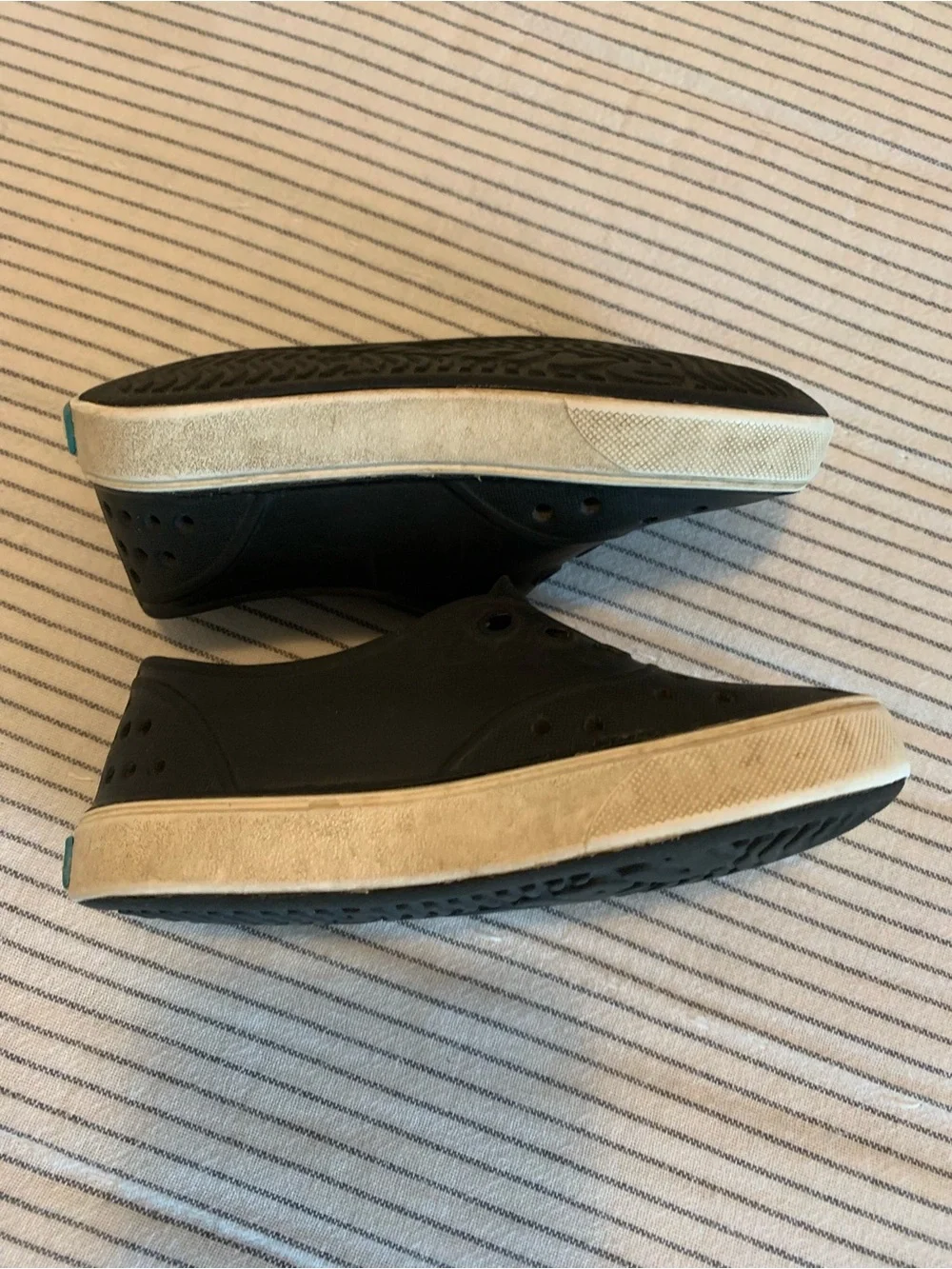 Native Jefferson Black Slip-On Shoes | C7